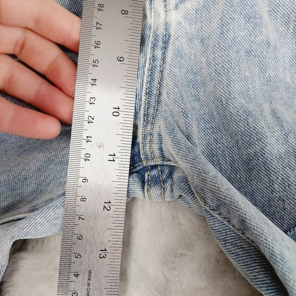 NEW PrettyLittleThing Light Blue Wash Thigh Rip Distressed Split Hem Jeans P614 - Picture 6 of 10